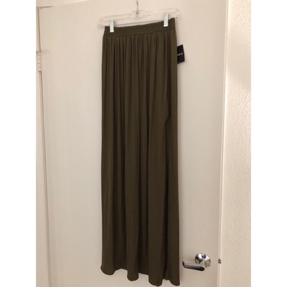 Army green maxi skirt with M slit - Picture 2 of 3